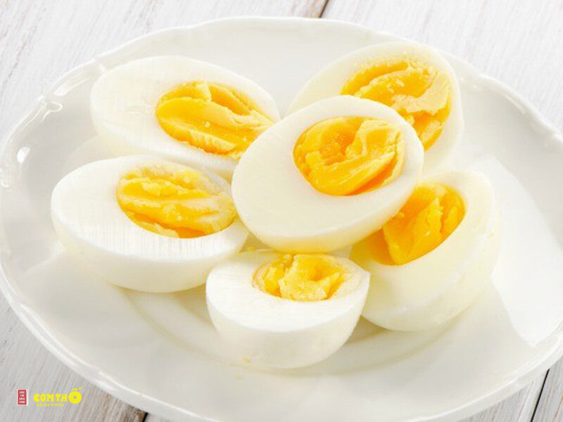 1 quả trứng gà bao nhiêu calo - Vitamin và khoáng chất