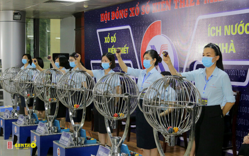 Bảng đặc biệt năm - Ảnh chụp thành công có thể thiếu phần còn lại