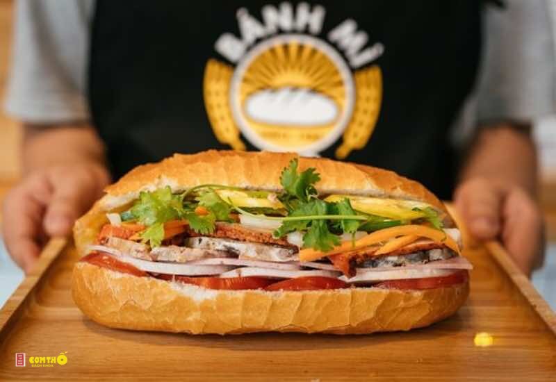 Bánh mì Việt Nam - Từ baguette Pháp đến món ăn của người Việt Bánh mì Việt Nam - Từ baguette Pháp đến món ăn của người Việt