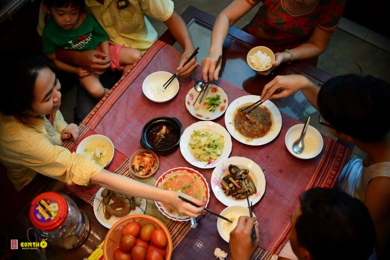 Bữa cơm gia đình - Vì sao chọn công thức 3 món Bữa cơm gia đình - Vì sao chọn công thức 3 món
