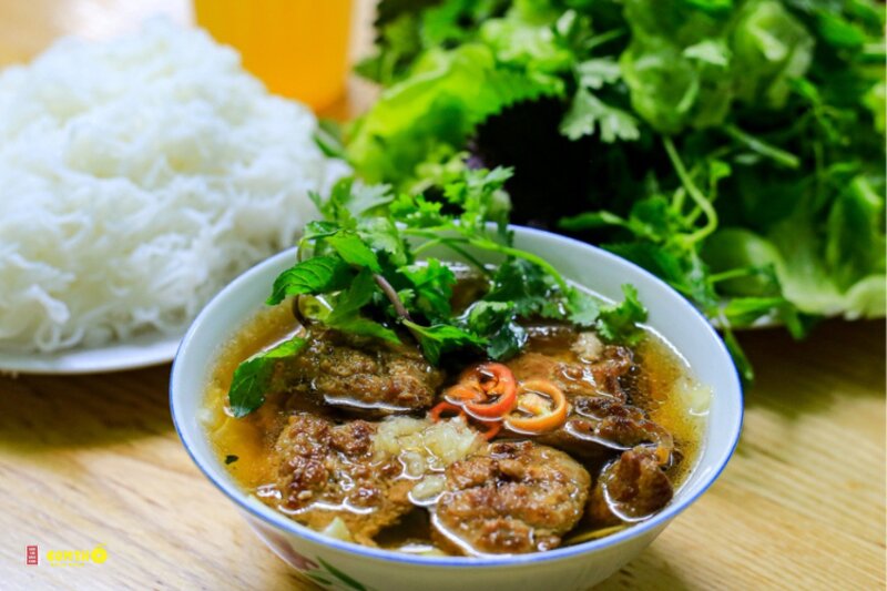 Bún chả - 7. Ngâm đu đủ xanh và cà rốt