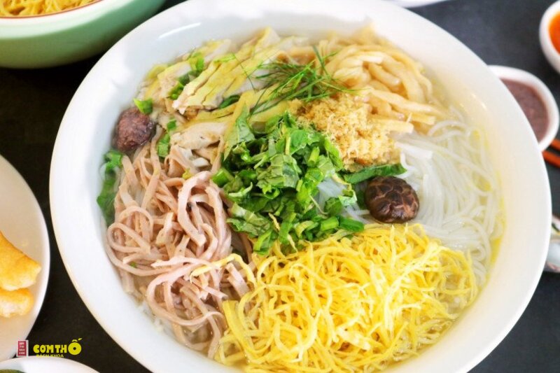 Bún thang - 4. Tráng trứng thật mỏng