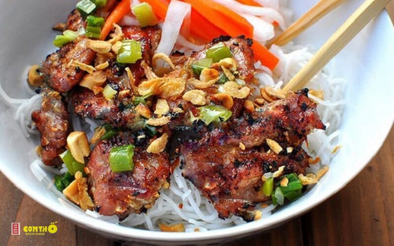 Bún thịt nướng - 1. Chọn nạc dăm hoặc ba chỉ mỏng