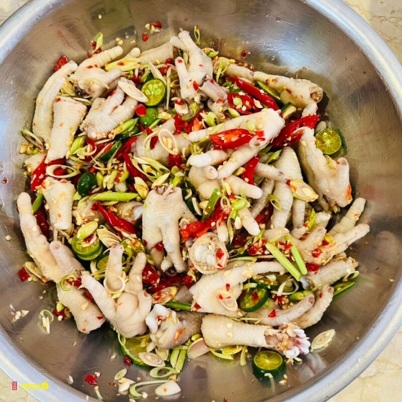 Chân gà sả tắc - Khác gì chân gà sốt Thái