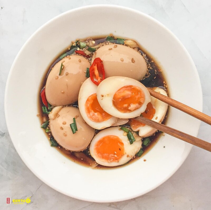 Trứng ngâm tương - Bước 1: Luộc trứng lòng đào