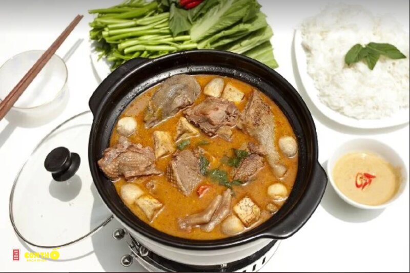 Vịt nấu chao - 7. Hầm bằng nước dừa tươi