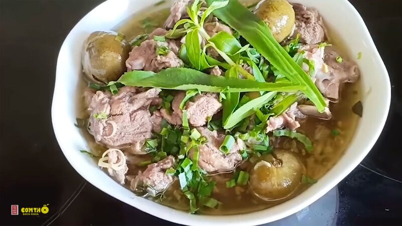 Vịt om sấu - 6. Xào săn thịt vịt